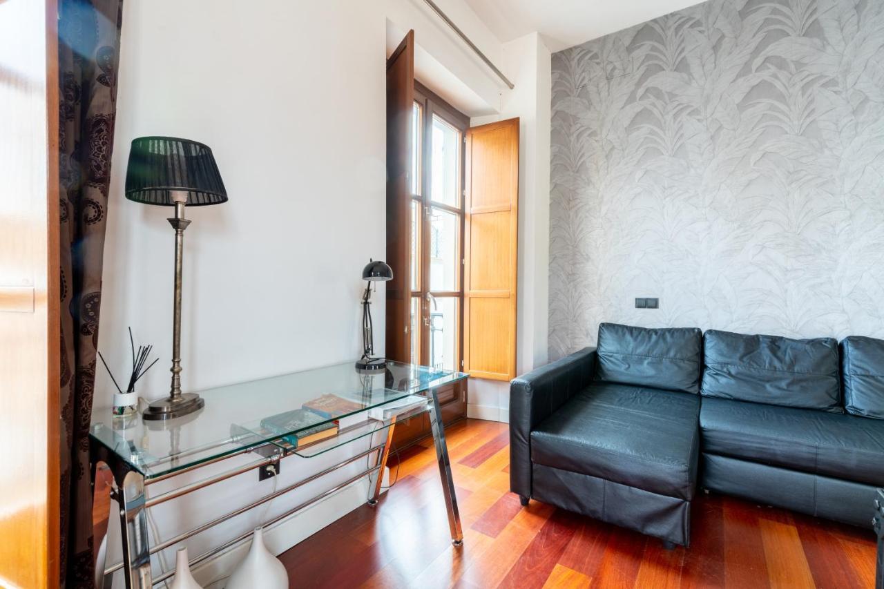Cathedral Apartment, Upper Floor Apartment Севілья Екстер'єр фото