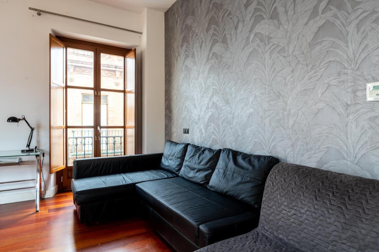Cathedral Apartment, Upper Floor Apartment Севілья Екстер'єр фото