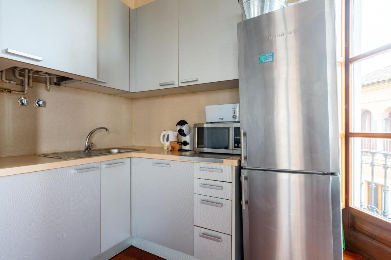 Cathedral Apartment, Upper Floor Apartment Севілья Екстер'єр фото