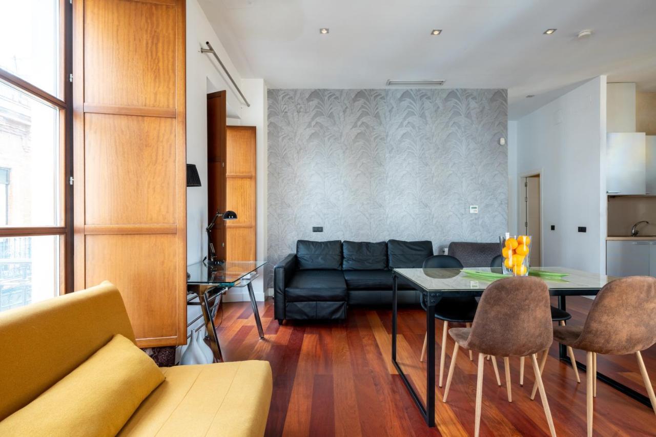 Cathedral Apartment, Upper Floor Apartment Севілья Екстер'єр фото