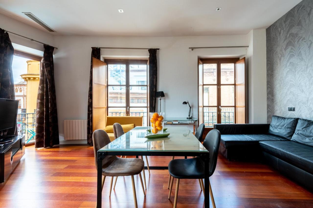 Cathedral Apartment, Upper Floor Apartment Севілья Екстер'єр фото