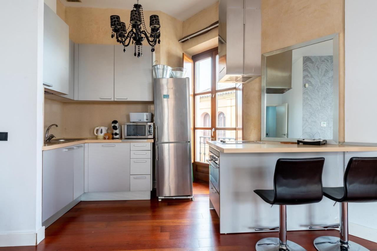 Cathedral Apartment, Upper Floor Apartment Севілья Екстер'єр фото