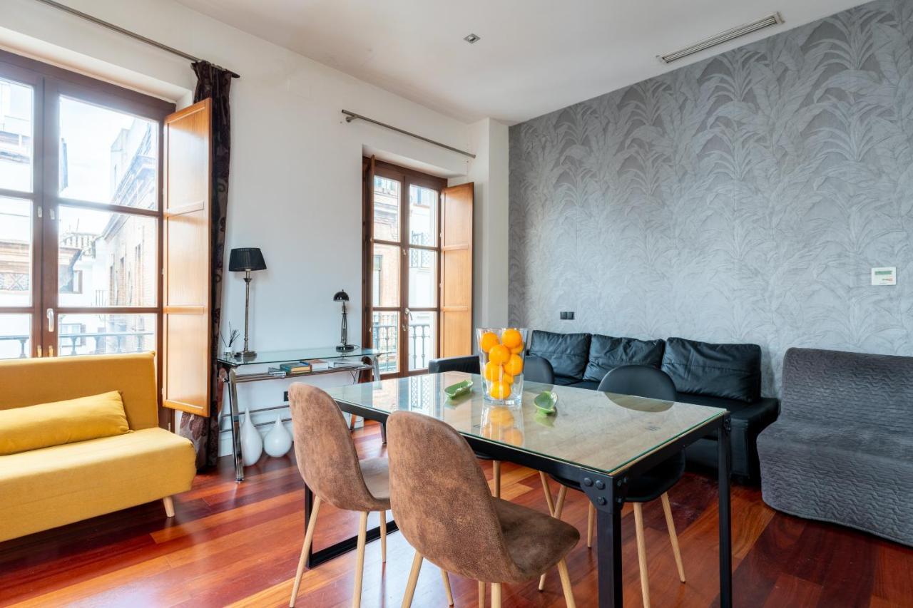 Cathedral Apartment, Upper Floor Apartment Севілья Екстер'єр фото
