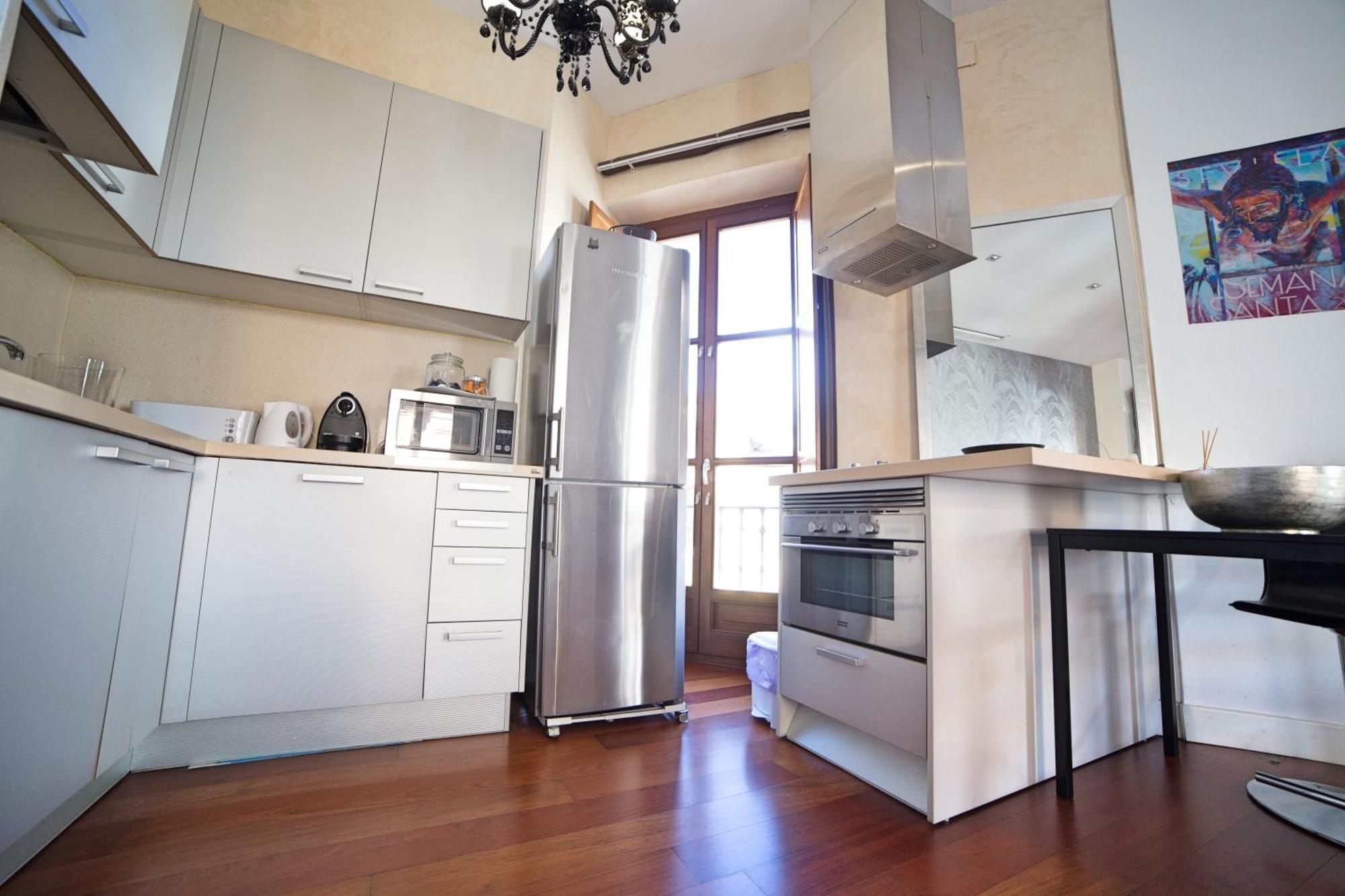 Cathedral Apartment, Upper Floor Apartment Севілья Номер фото